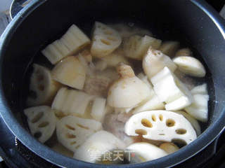 莲藕棒骨汤的做法步骤:6
