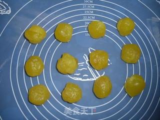 凤梨馅广式月饼的做法步骤:5