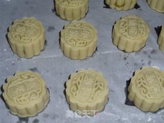 凤梨馅广式月饼的做法步骤:11