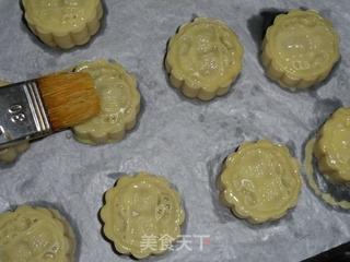 凤梨馅广式月饼的做法步骤:12