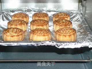 广式豆沙月饼的做法步骤:13