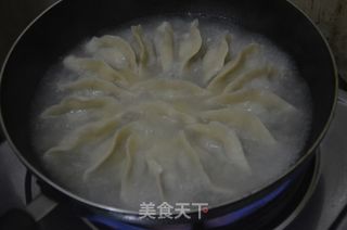 脆皮锅贴的做法步骤：6