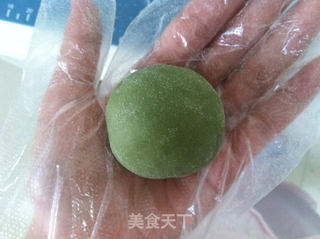 抹茶红豆沙冰皮月饼的做法步骤:11