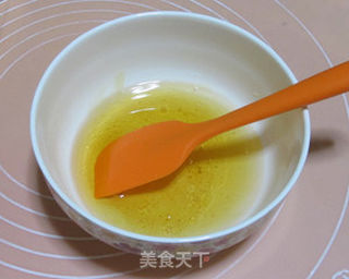 蛋黄莲蓉广式月饼的做法步骤:2
