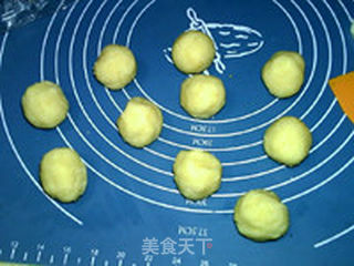 广式椰蓉月饼的做法步骤:3