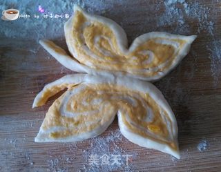 双色蝴蝶馒头的做法步骤:13