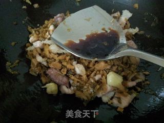 咸梅菜蒸花腩的做法步骤：5