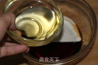蛋黄莲蓉月饼的做法步骤:3