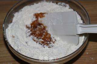 蛋黄莲蓉月饼的做法步骤:5