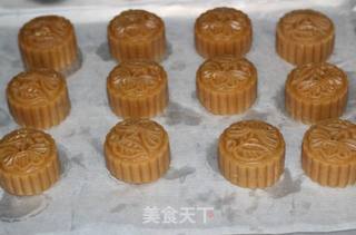 蛋黄莲蓉月饼的做法步骤:17