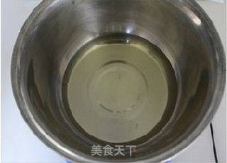 28图详解此生最爱的月饼——广式莲蓉蛋黄月饼的做法步骤:5