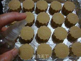 月圆中秋----------【广式草莓豆沙月饼】的做法步骤:15