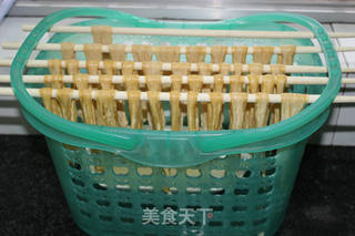 在家做无添加腐竹的做法步骤:7