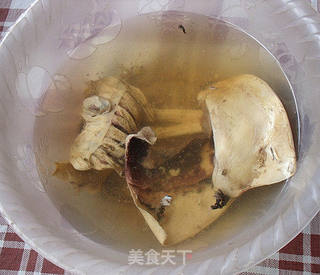 墨鱼鸡子汤的做法步骤:4