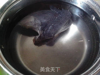竹荪炖玉竹乌鸡汤的做法步骤:2