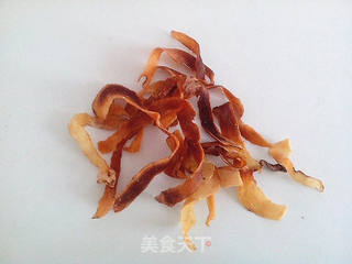 竹荪炖玉竹乌鸡汤的做法步骤:4