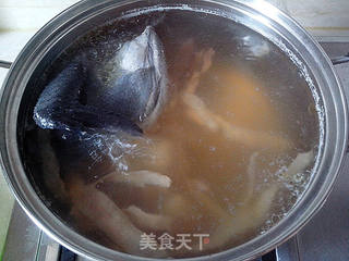 竹荪炖玉竹乌鸡汤的做法步骤:6