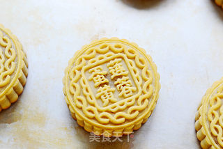 私家配方大公开——广式莲蓉蛋黄月饼的做法步骤:20