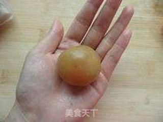 广式蛋黄莲蓉月饼的做法步骤:8