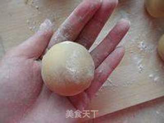 广式蛋黄莲蓉月饼的做法步骤:13