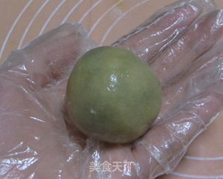 果仁芝麻陷月饼的做法步骤:7