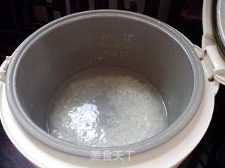 【早晨清淡的一碗】白粥(电饭锅版)的做法步骤:3