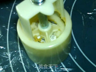 紫心莲蓉月饼的做法步骤:16