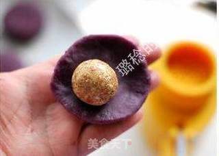 全手工打造“免烤、无油、无脂、低糖、健康”的【紫薯月饼】的做法步骤:14