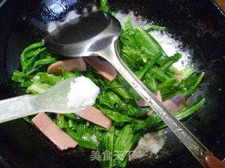 火腿片炒油麦菜的做法步骤：6