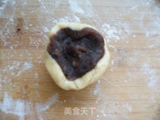 经典月饼--蛋黄豆沙月饼的做法步骤:9