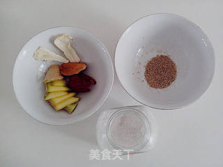 手撕盐焗鸡的做法步骤:2