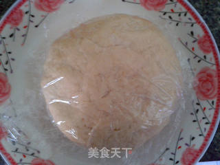 白芝麻酥饼的做法步骤：1