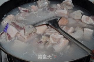 坛子炖肉的做法步骤：1