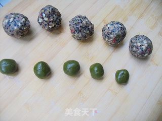 一样的月光,，不一样的生活——广式抹茶五仁月饼的做法步骤：5