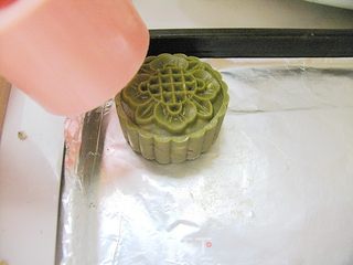 一样的月光,,不一样的生活——广式抹茶五仁月饼的做法步骤:11