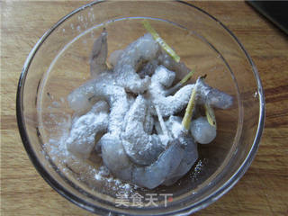 番茄虾仁疙瘩汤的做法步骤：1