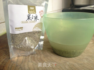 黑小米芝麻面包圈的做法步骤：1