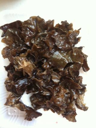 凉拌木耳西兰花的做法步骤:5