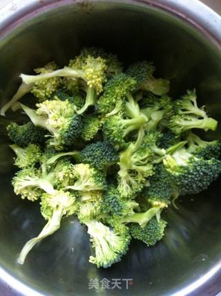 凉拌木耳西兰花的做法步骤:6