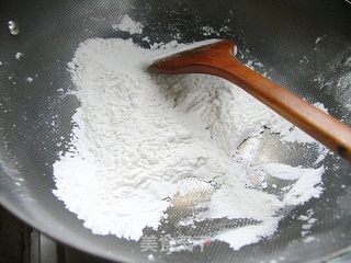 祝大家中秋快乐——玉米马蹄冰皮月饼的做法步骤：11