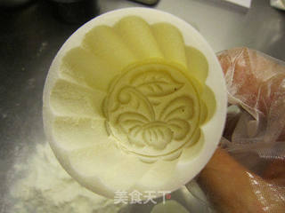 娇艳欲滴话冰皮月饼的做法步骤:14
