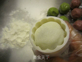 娇艳欲滴话冰皮月饼的做法步骤:16