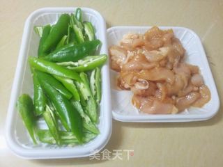 尖椒炒干豆腐的做法步骤:2