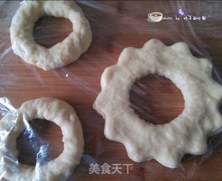 香甜软糯的甜甜圈的做法步骤:13