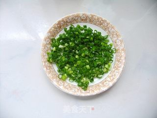 百吃不厌家常饼——葱香手抓饼的做法步骤:3