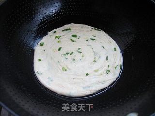 百吃不厌家常饼——葱香手抓饼的做法步骤:13