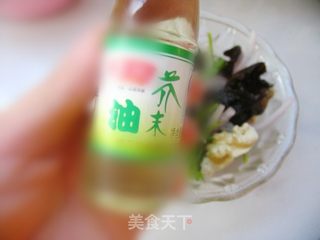 洋葱核桃拌木耳的做法步骤:10