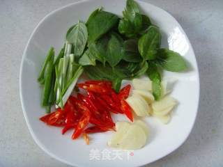 香辣鲜美---罗勒炒蛤蜊的做法步骤:2