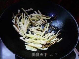 咸蒜苔炒黄瓜的做法步骤:4