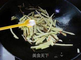 咸蒜苔炒黄瓜的做法步骤:5
